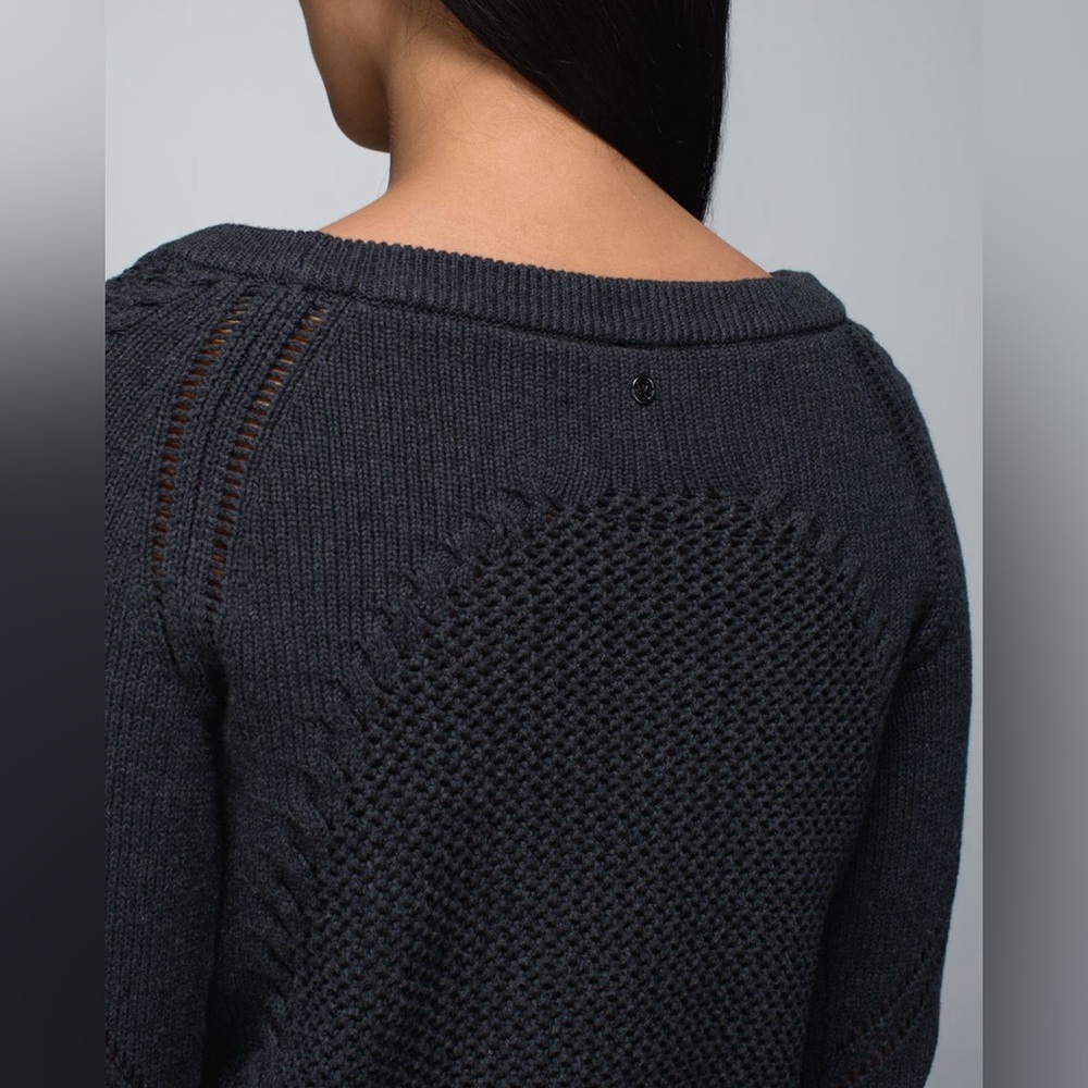 LULULEMON Be Present Pullover Heathered Black Cropped Sweater Size 8 - Picture 8 of 14